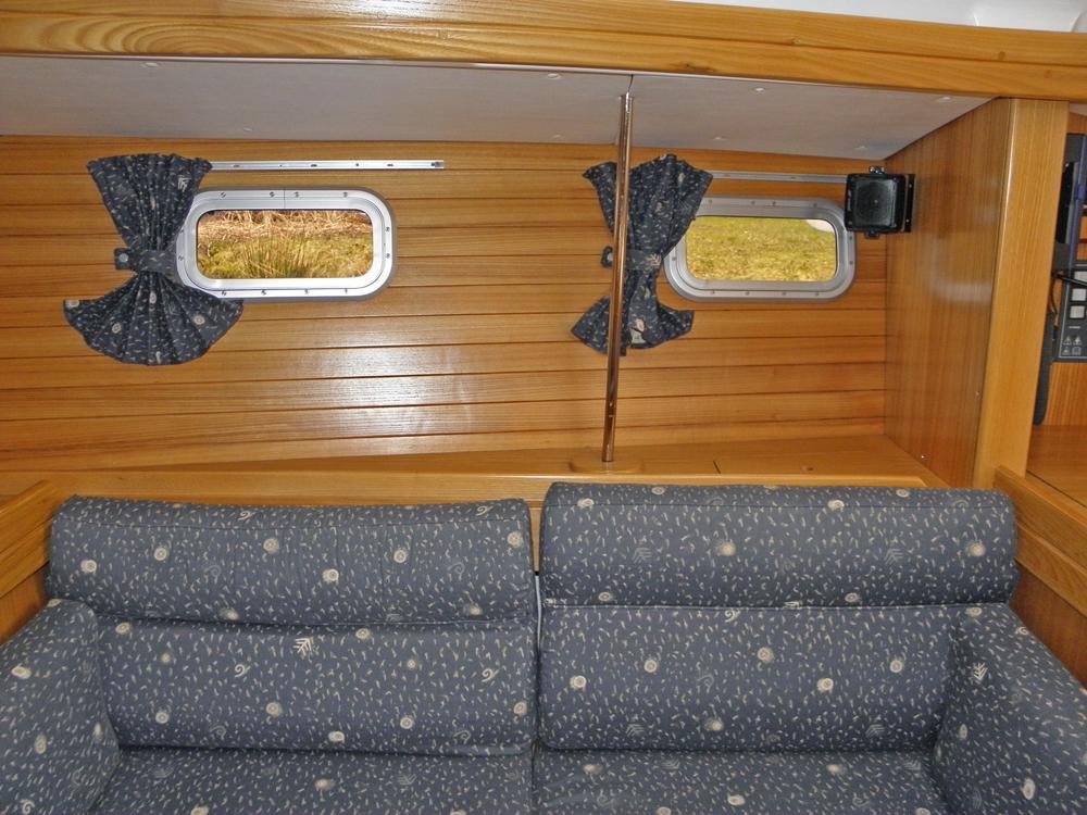 Saloon, Accommodation